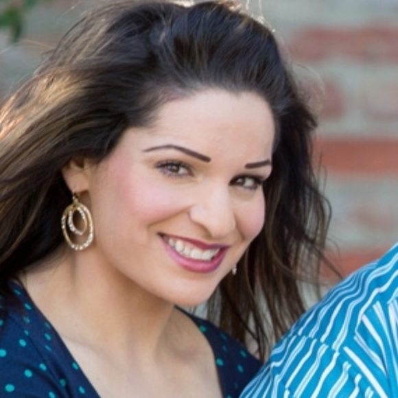 Meet your Posher, Anna - Picture 2 of 2